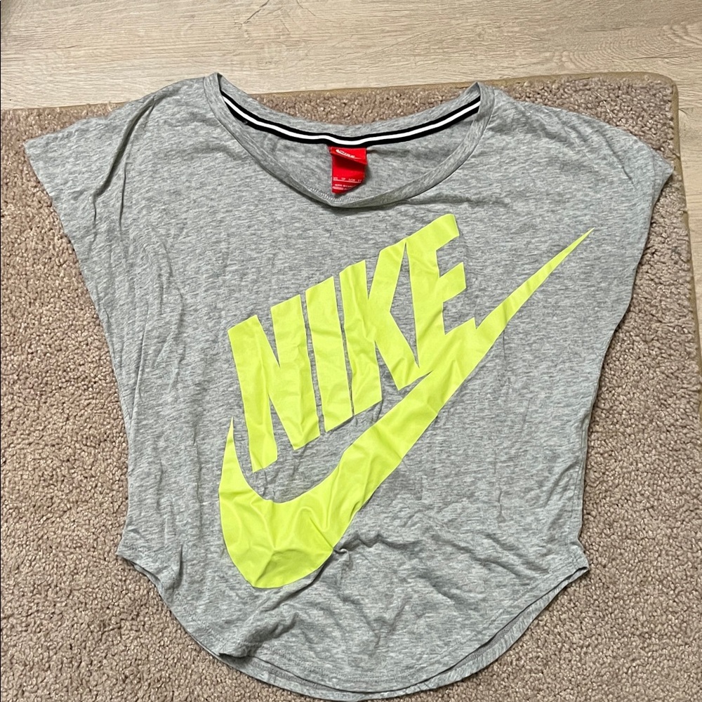 Nike Heather Gray Tee with Vibrant Yellow Logo